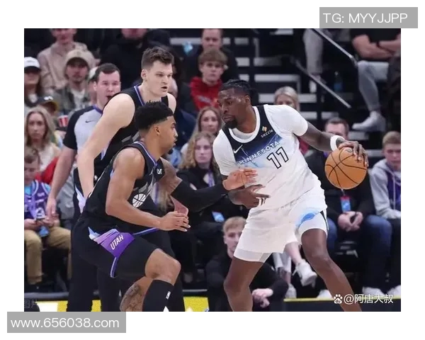 灰熊队逆转爵士队，保持西部前八位置：韧性与团队合作的胜利